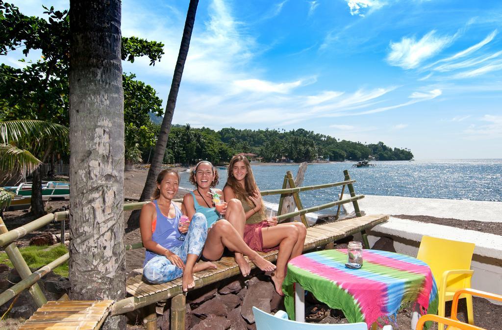 Kurma Eco Beach Lodge Mambajao Buitenkant foto